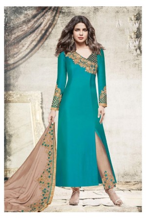 Priyanka chopra green color slit open suit 5197