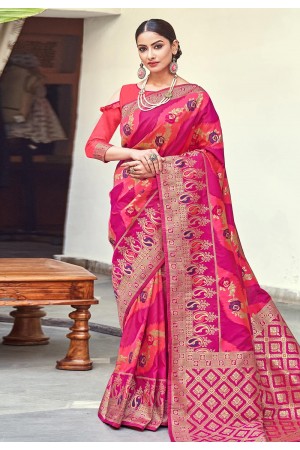 Magenta banarasi silk saree with blouse 205