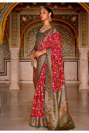 Magenta saree with blouse 496D