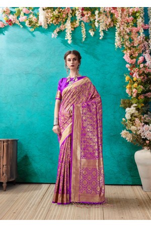 Magenta Banarasi Silk Designer Classic Wear Banarasi Silk Saree 61918