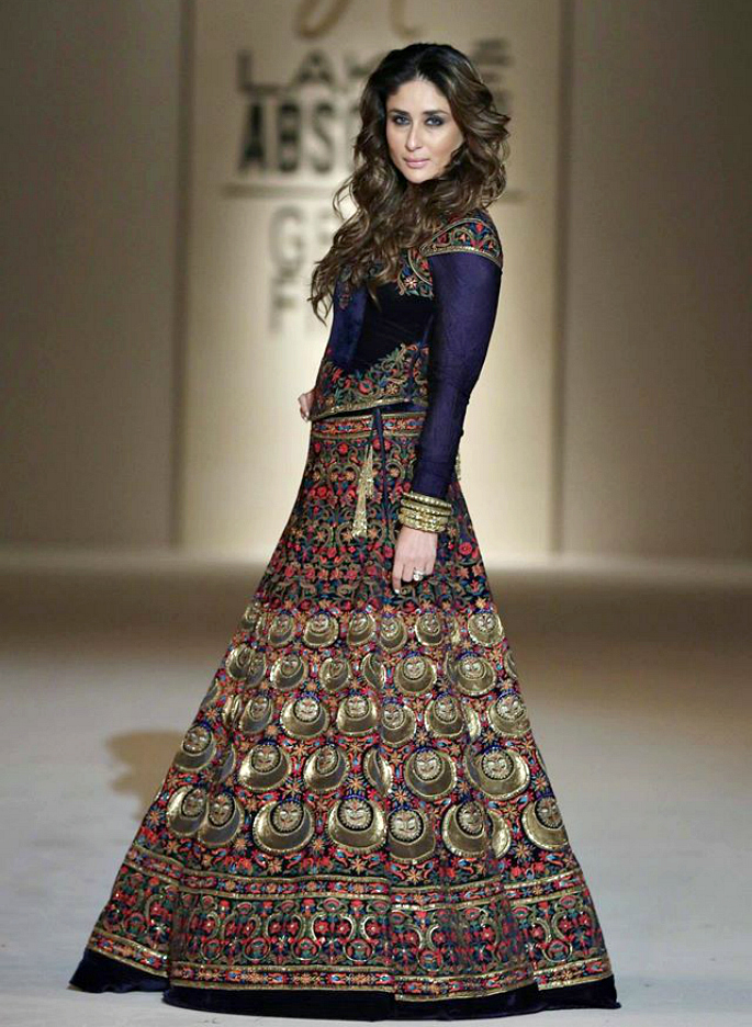 designer kareena kapoor lehenga