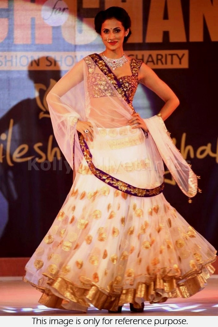 Bollywood Style shilpa reddy designer net lehenga in off white color