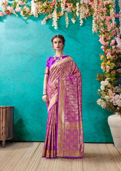 Magenta Banarasi Silk Designer Classic Wear Banarasi Silk Saree 61918