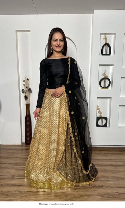 Bollywood Model Offwhite silk sequins work lehenga choli