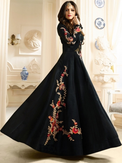 gown black colour ka