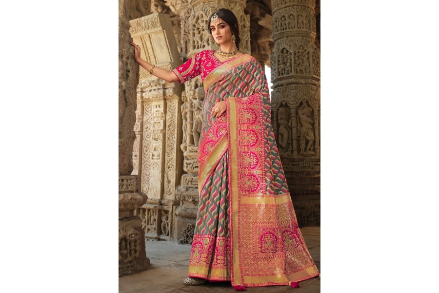 Women's Cotton Silk Grey Printed Celebrity Saree With Blouse Piece