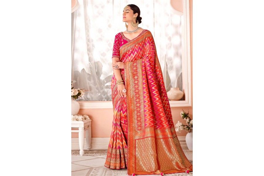 Women's Cotton Blend Magenta Printed Designer Saree With Blouse Piece main image 0