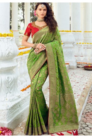 green red art silk traditional saree 10030