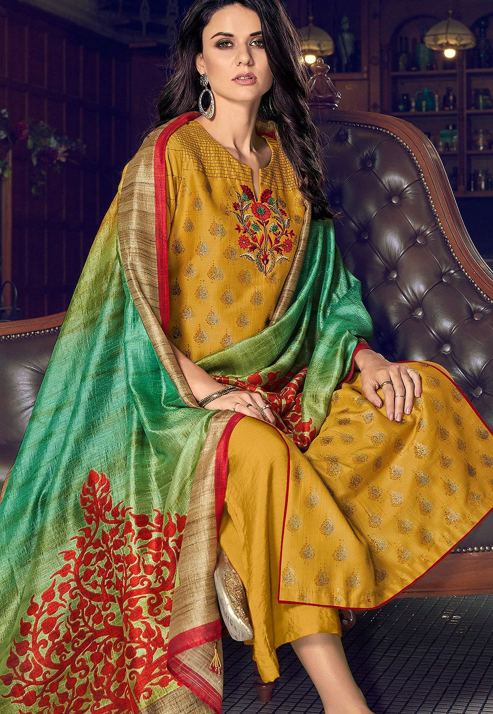 Buy online Solid Suit Set With Contrast Dupatta from ethnic wear for Women  by Janasya for ₹1169 at 57% off | 2024 Limeroad.com