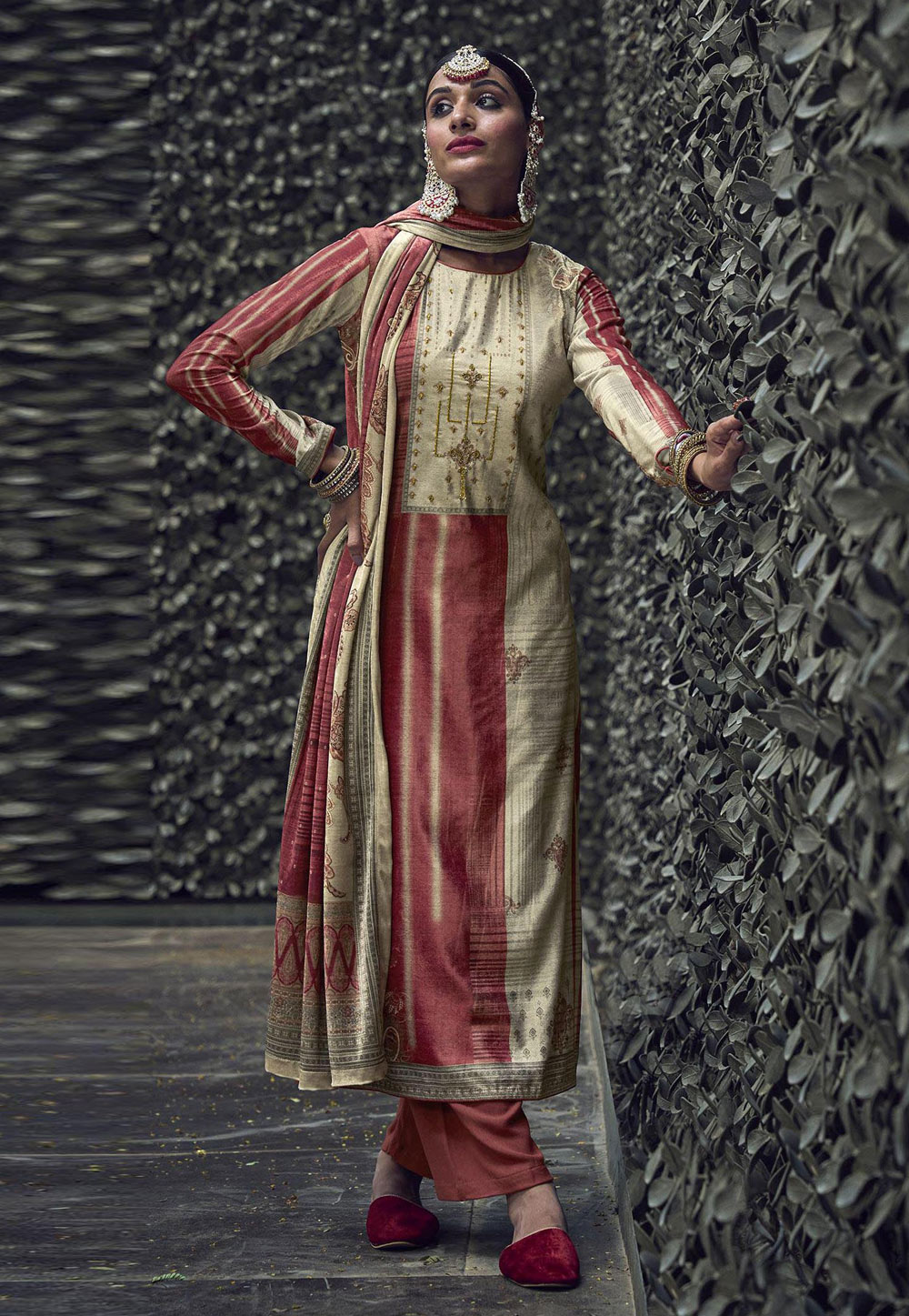 Shop Red Velvet Digital Print Palazzo Suit Party Wear Online at Best Price  | Cbazaar