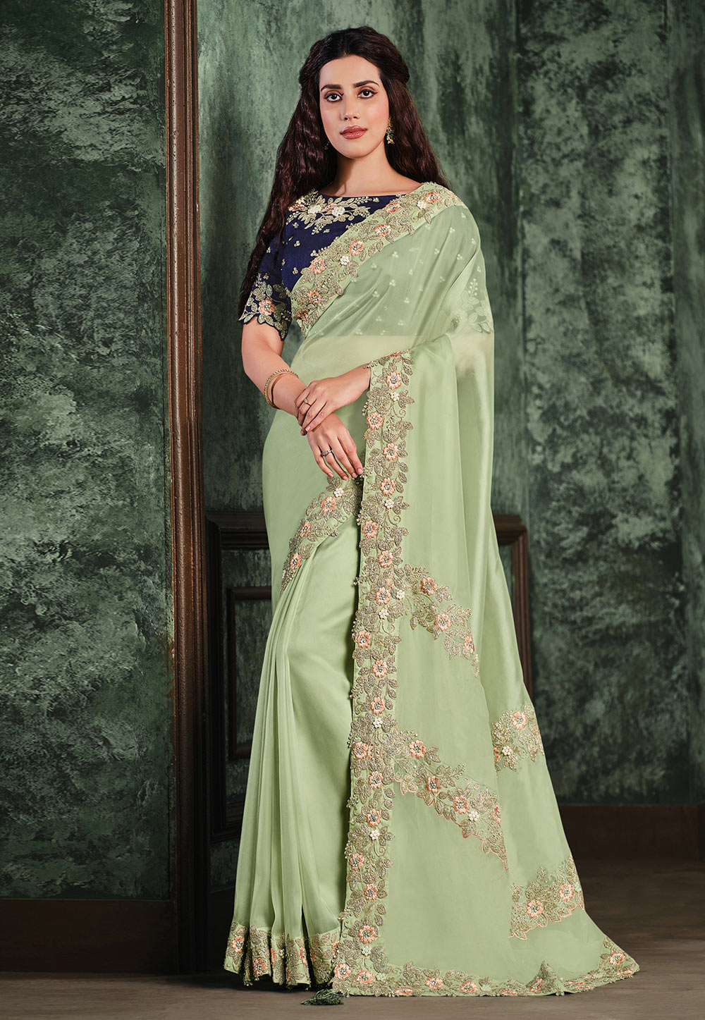Woven Organza Saree in Dark Green : SSF19778