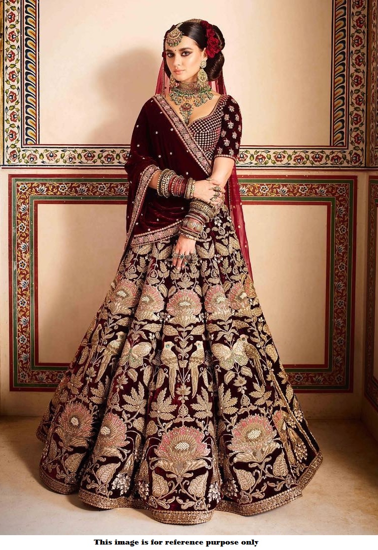 sabyasachi mukherjee lehenga