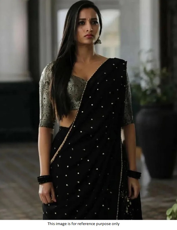 Anupama Parameswaran dons a black saree for 