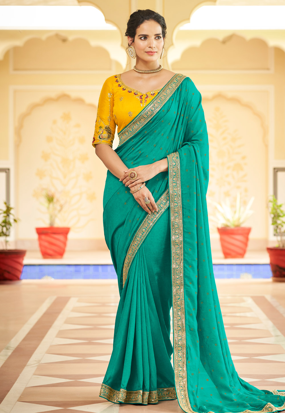 Tremendous Different Ways In Which You Can Wear A Gold Saree! |  Fashionworldhub