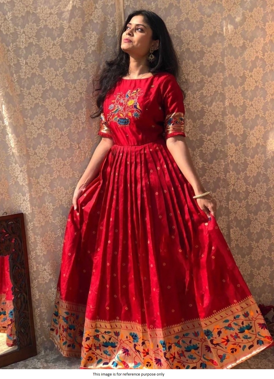 Bollywood model red banarasi silk wedding gown ynf5302