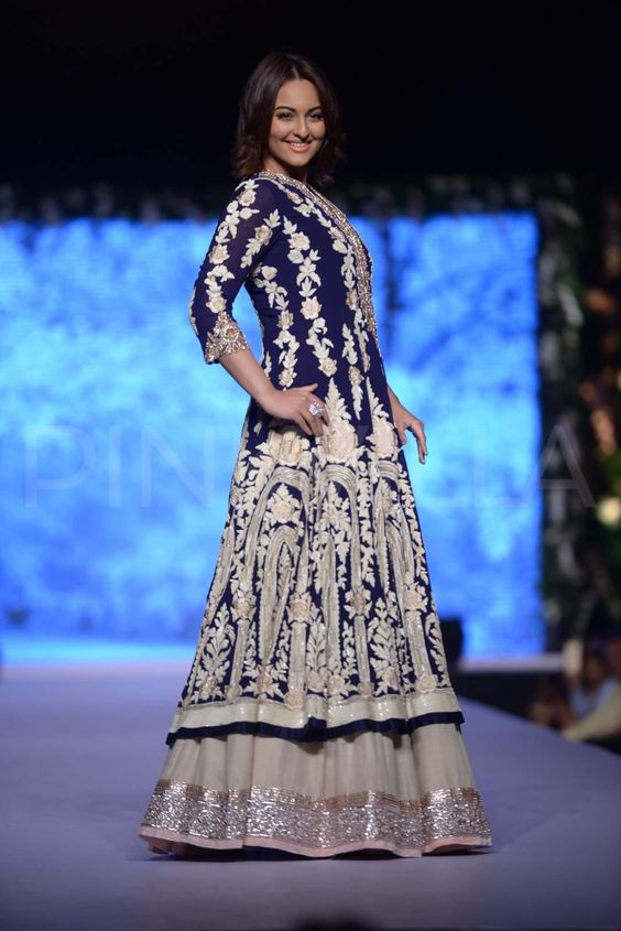 sonakshi sinha in lehenga