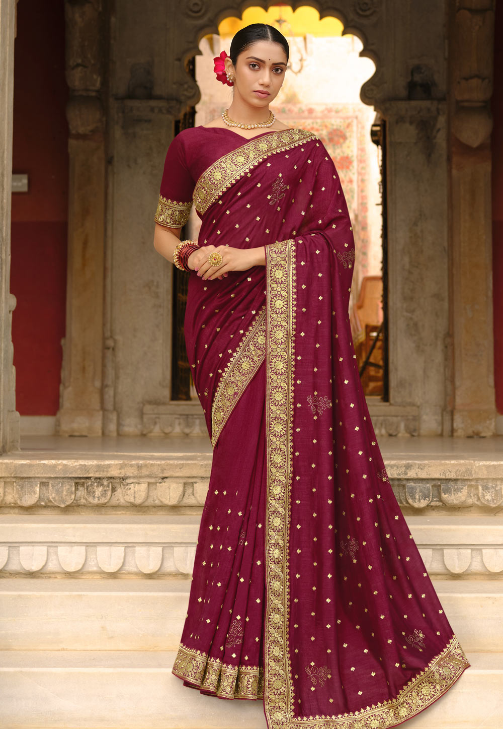 Buy online Contrast Embroidered Pallu Maroon Saree With Blouse from ethnic  wear for Women by Fashion Hut Saree for ₹9480 at 0% off | 2024 Limeroad.com