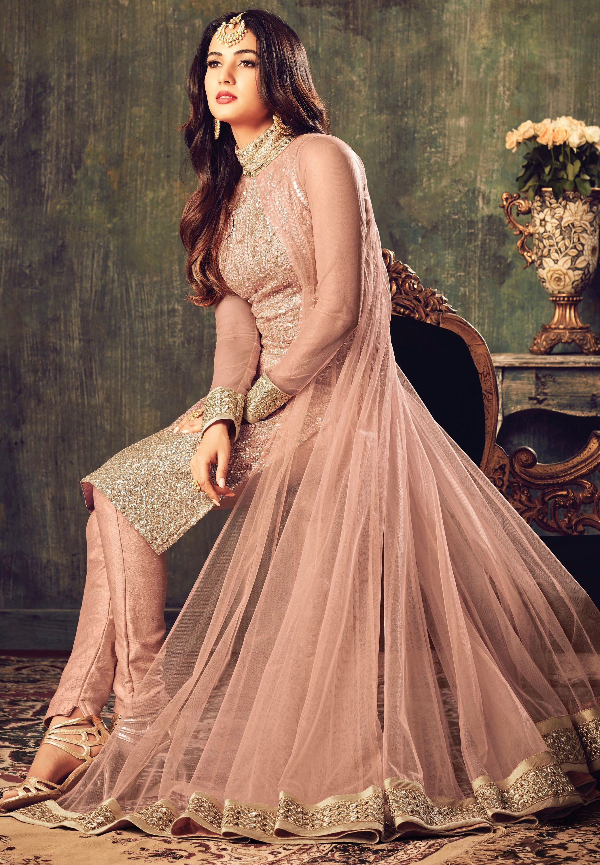 Sonal chauhan dress collection 2025