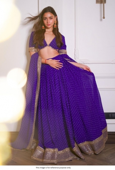 Alia Bhatt's Mesmerising Looks in Turquoise Blue Silk Saree For Ram Mandir