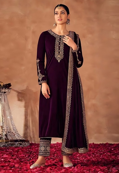 Plain Crepe Pakistani Suit in Black : KBX111