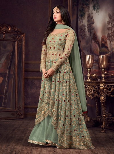 Sonal Chauhan Green net wedding Lehenga kameez